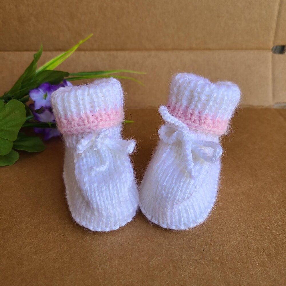 Knit baby booties, Baby slippers, Newborn shoes, Baby Girl booties 0-3 Months